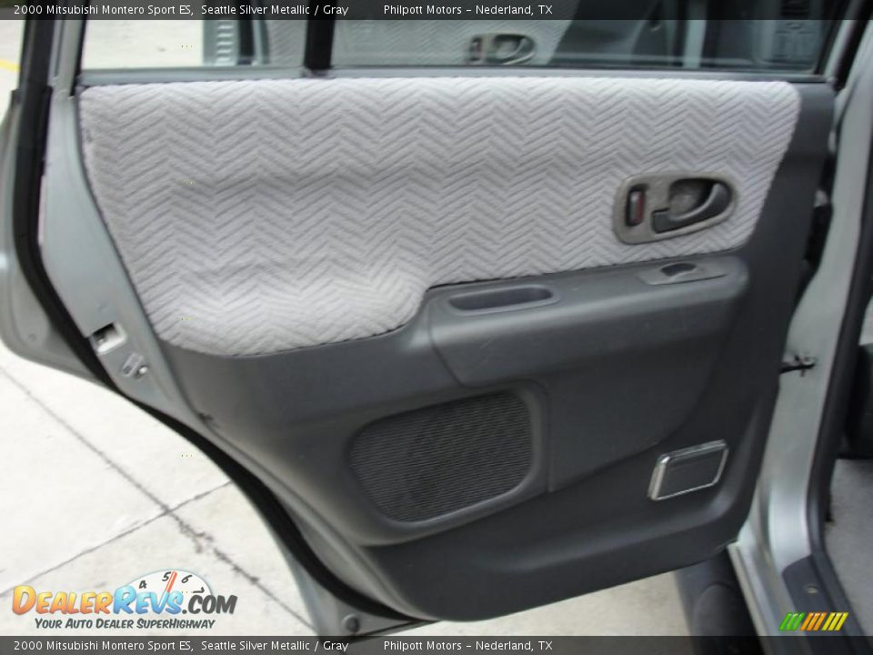 Door Panel of 2000 Mitsubishi Montero Sport ES Photo #24