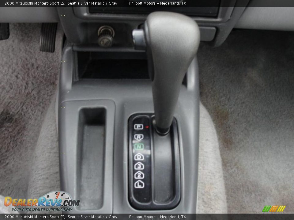 2000 Mitsubishi Montero Sport ES Shifter Photo #31