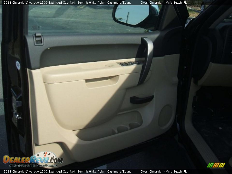 2011 Chevrolet Silverado 1500 Extended Cab 4x4 Summit White / Light Cashmere/Ebony Photo #4