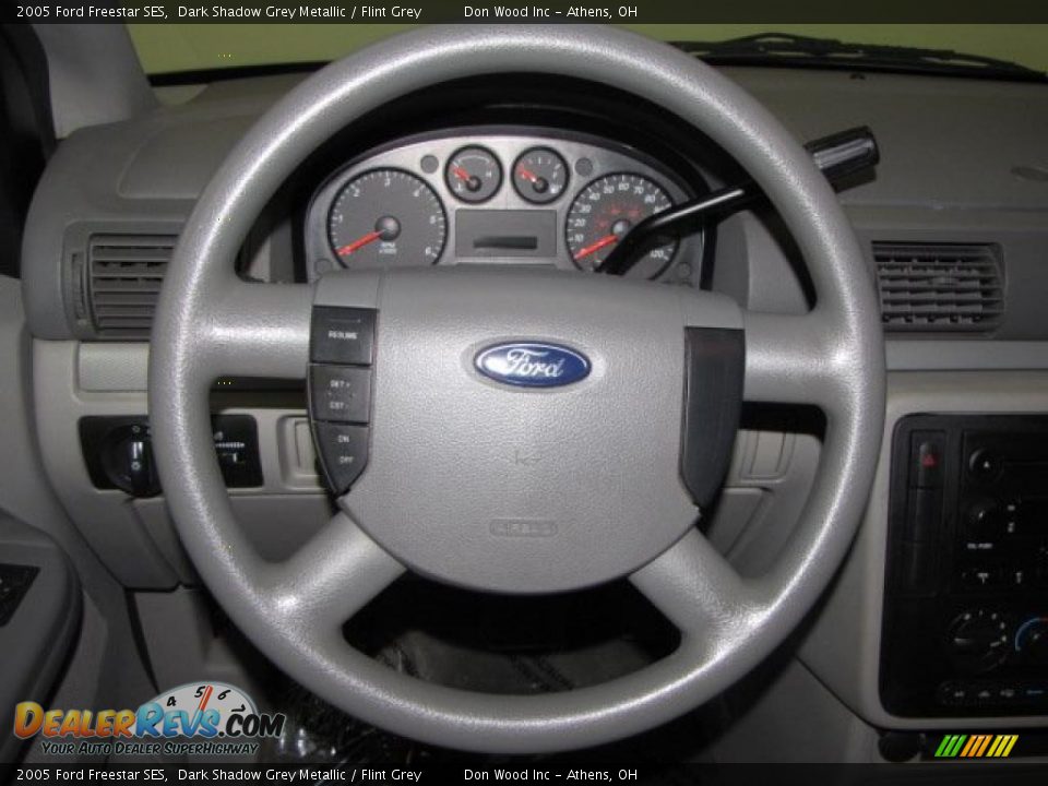 2005 Ford Freestar SES Steering Wheel Photo #9