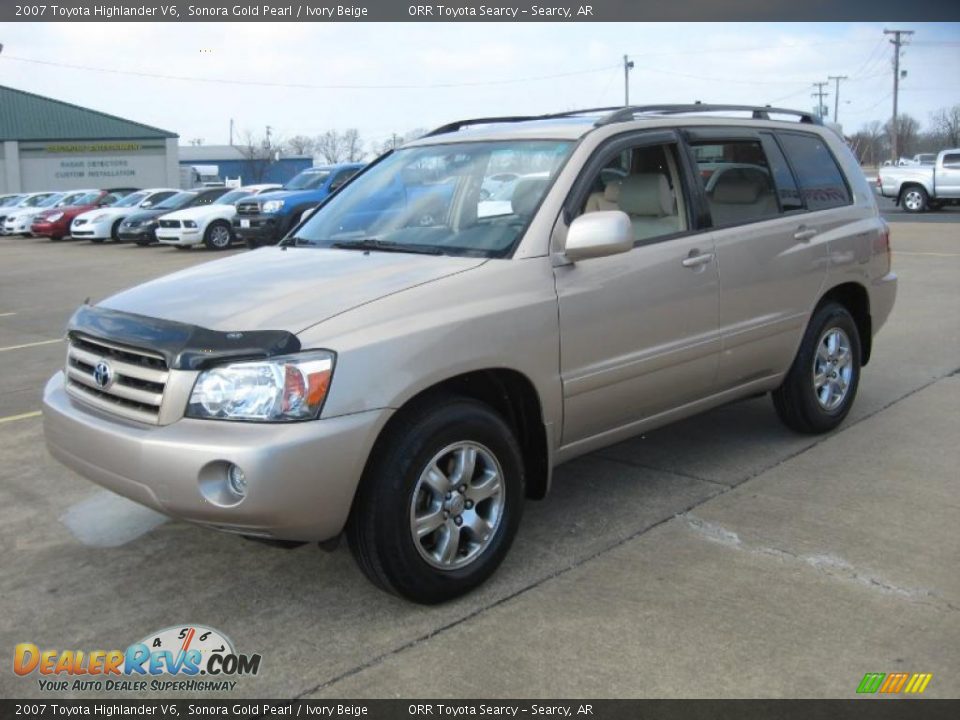 2007 Toyota Highlander V6 Sonora Gold Pearl / Ivory Beige Photo #3