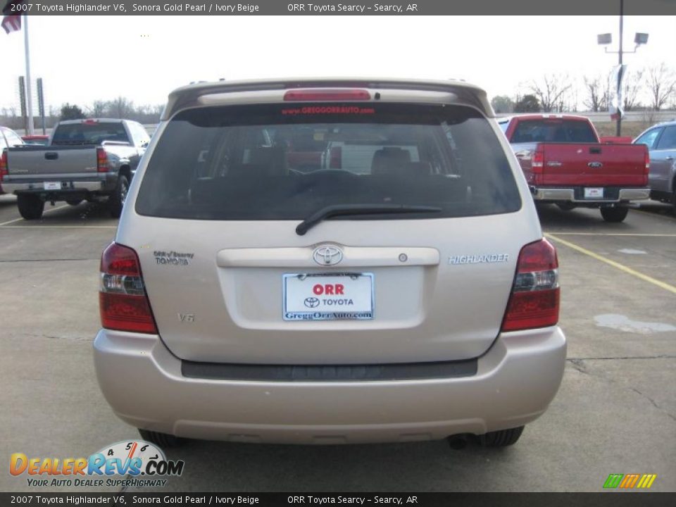 2007 Toyota Highlander V6 Sonora Gold Pearl / Ivory Beige Photo #6