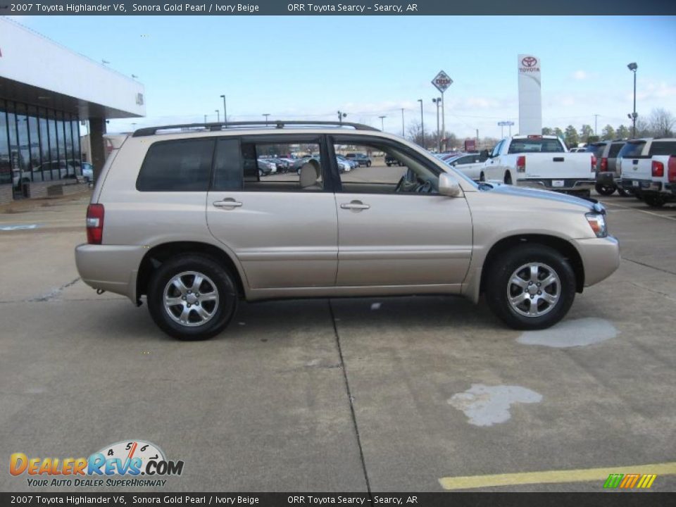 2007 Toyota Highlander V6 Sonora Gold Pearl / Ivory Beige Photo #8