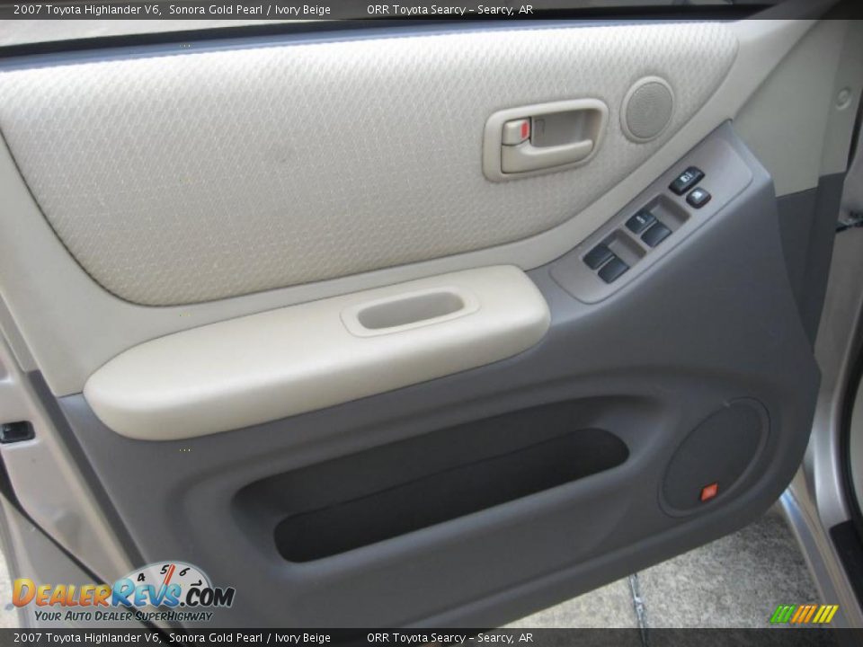 2007 Toyota Highlander V6 Sonora Gold Pearl / Ivory Beige Photo #12