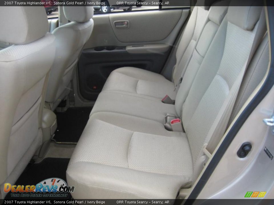 2007 Toyota Highlander V6 Sonora Gold Pearl / Ivory Beige Photo #14