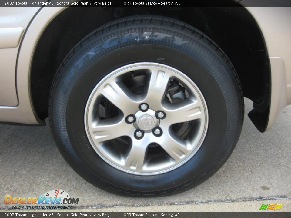 2007 Toyota Highlander V6 Sonora Gold Pearl / Ivory Beige Photo #16