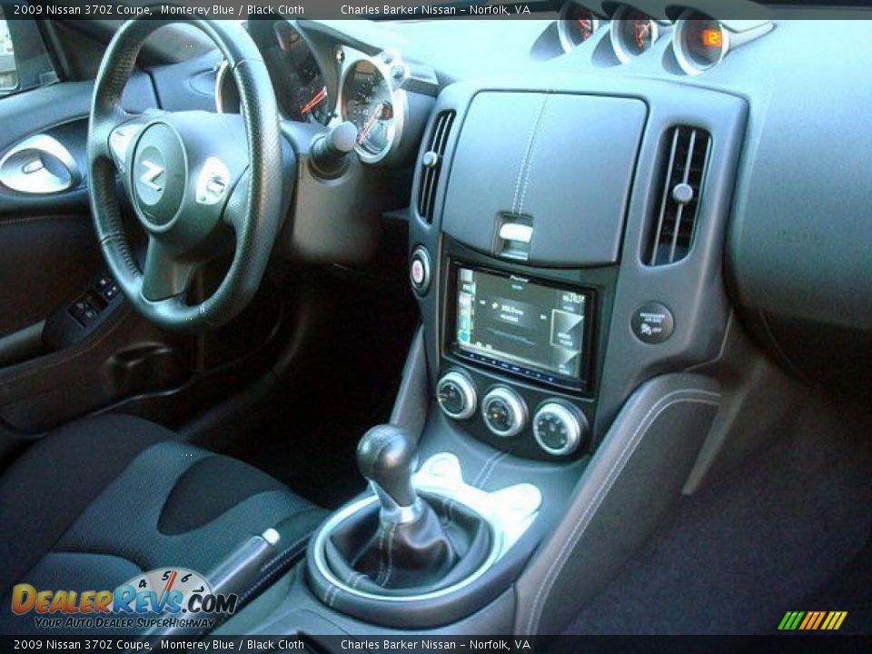 2009 Nissan 370Z Coupe Shifter Photo #9