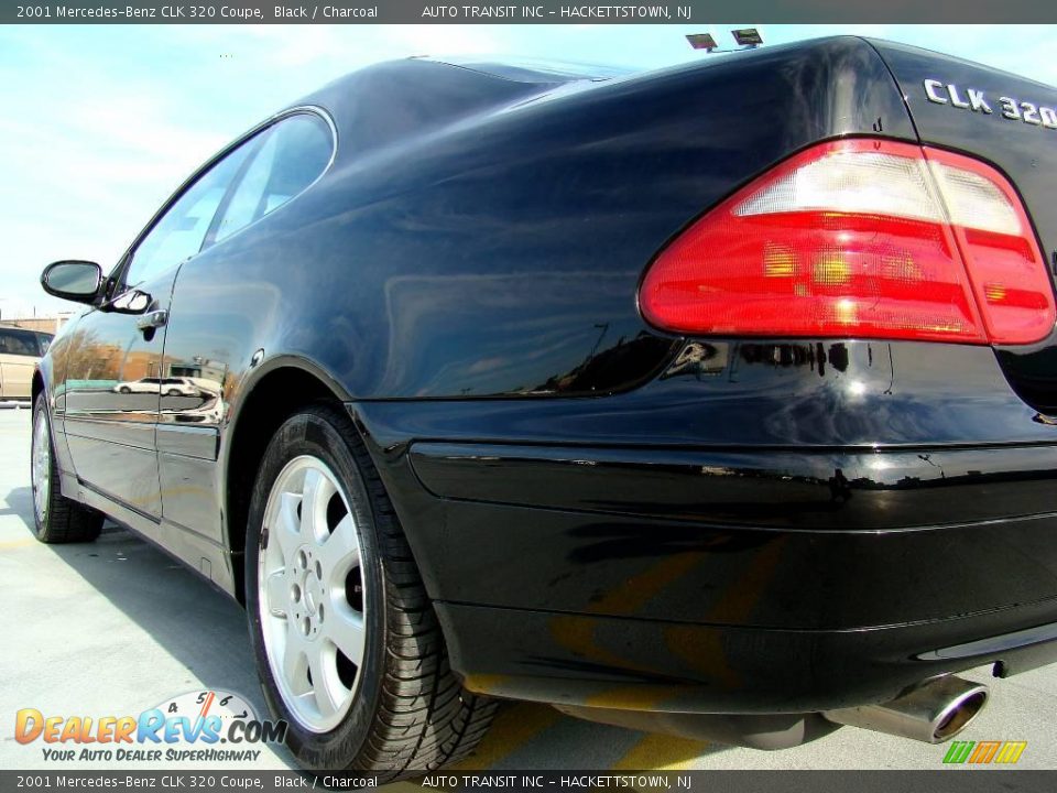2001 Mercedes-Benz CLK 320 Coupe Black / Charcoal Photo #18