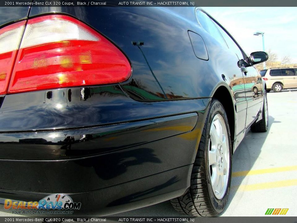 2001 Mercedes-Benz CLK 320 Coupe Black / Charcoal Photo #19