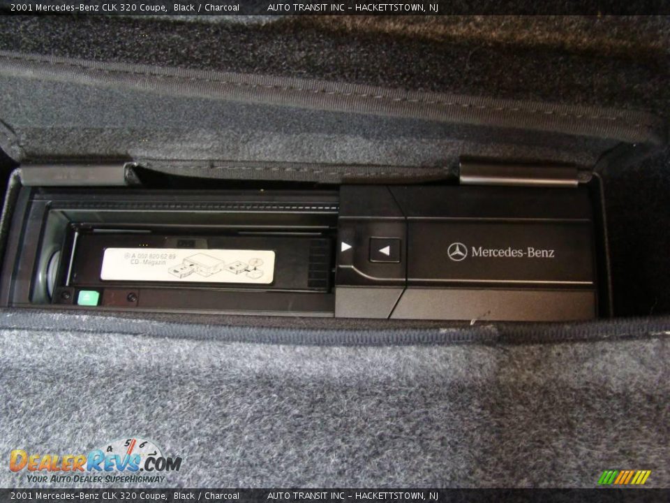 2001 Mercedes-Benz CLK 320 Coupe Black / Charcoal Photo #26