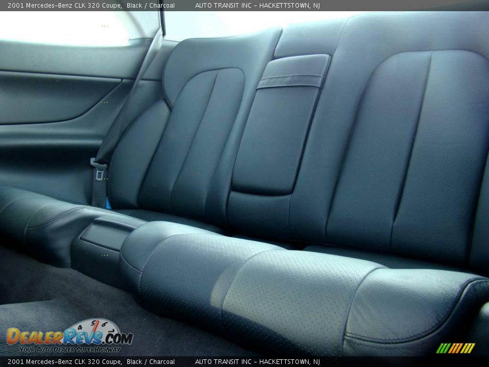 2001 Mercedes-Benz CLK 320 Coupe Black / Charcoal Photo #31