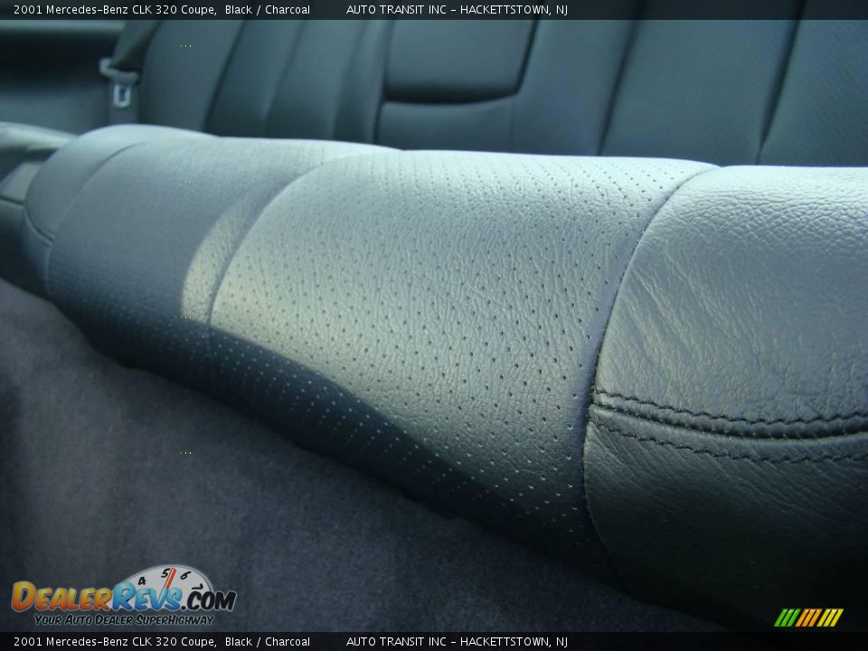 2001 Mercedes-Benz CLK 320 Coupe Black / Charcoal Photo #32