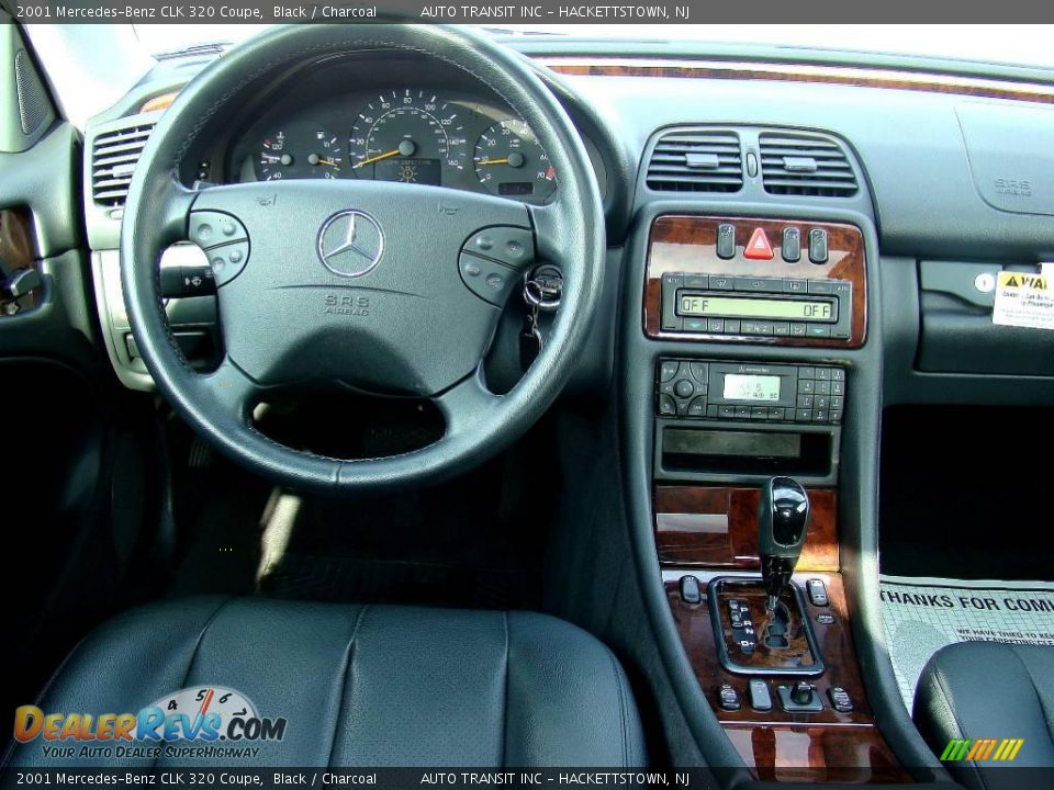 Dashboard of 2001 Mercedes-Benz CLK 320 Coupe Photo #35