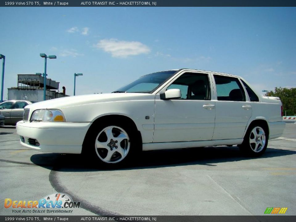 1999 Volvo S70 T5 White / Taupe Photo #4