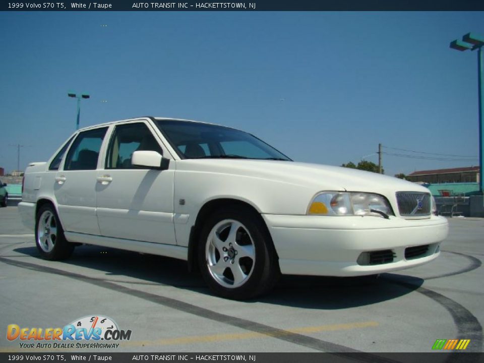 1999 Volvo S70 T5 White / Taupe Photo #6