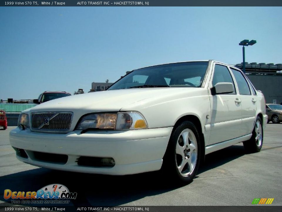 1999 Volvo S70 T5 White / Taupe Photo #11