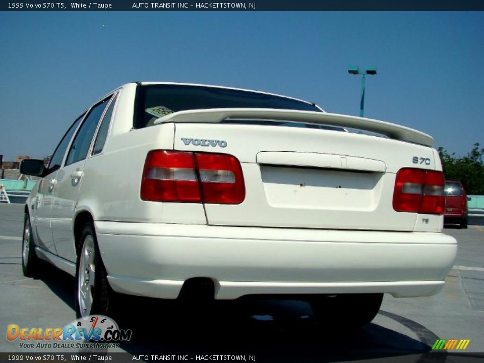 1999 Volvo S70 T5 White / Taupe Photo #14