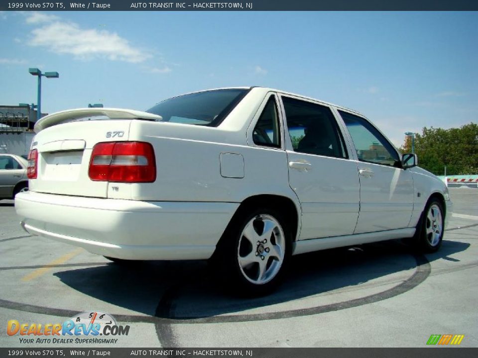 1999 Volvo S70 T5 White / Taupe Photo #17