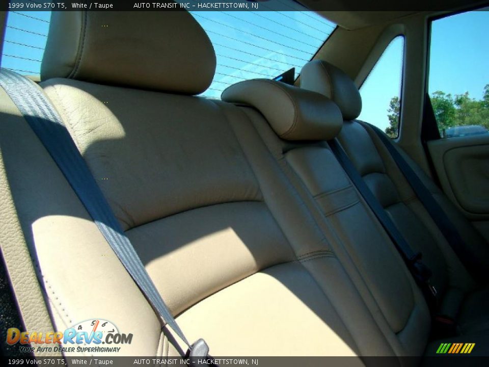 1999 Volvo S70 T5 White / Taupe Photo #27