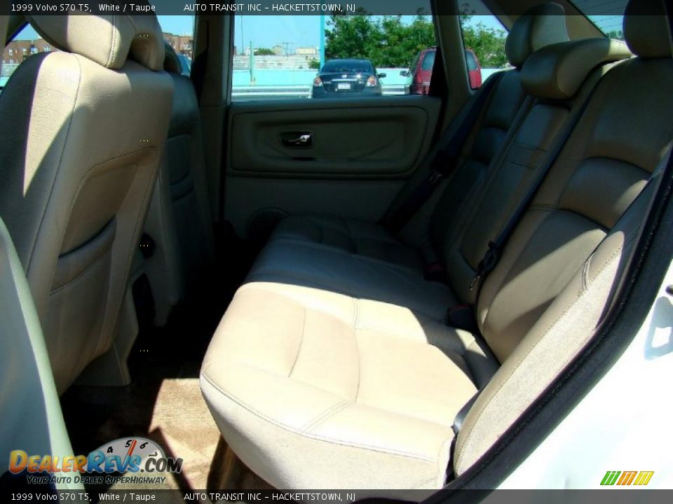 1999 Volvo S70 T5 White / Taupe Photo #34