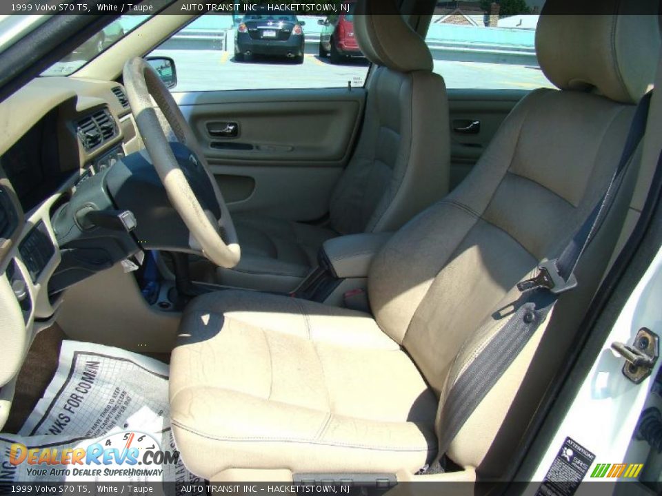 1999 Volvo S70 T5 White / Taupe Photo #36