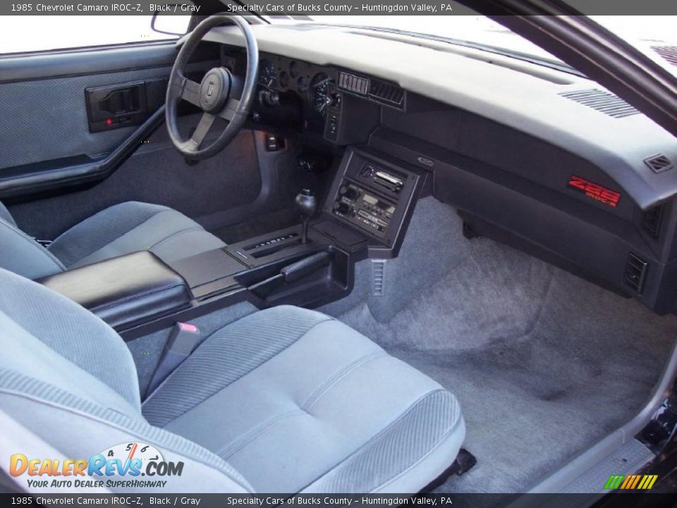 Dashboard of 1985 Chevrolet Camaro IROC-Z Photo #36