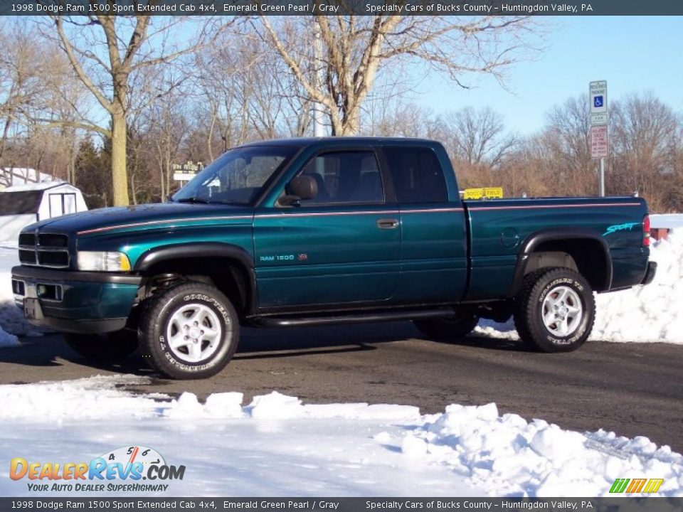 1998 Dodge Ram 1500 Sport Extended Cab 4x4 Emerald Green Pearl / Gray Photo #3