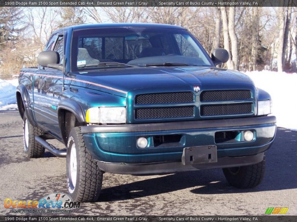 1998 Dodge Ram 1500 Sport Extended Cab 4x4 Emerald Green Pearl / Gray Photo #6