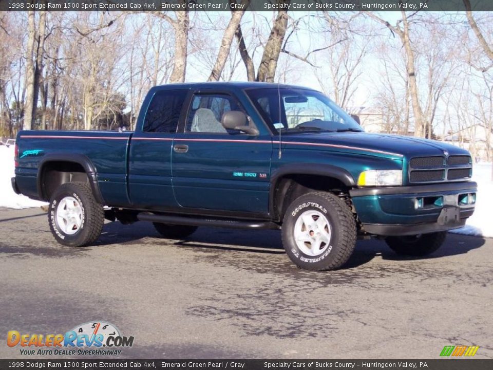 1998 Dodge Ram 1500 Sport Extended Cab 4x4 Emerald Green Pearl / Gray Photo #8