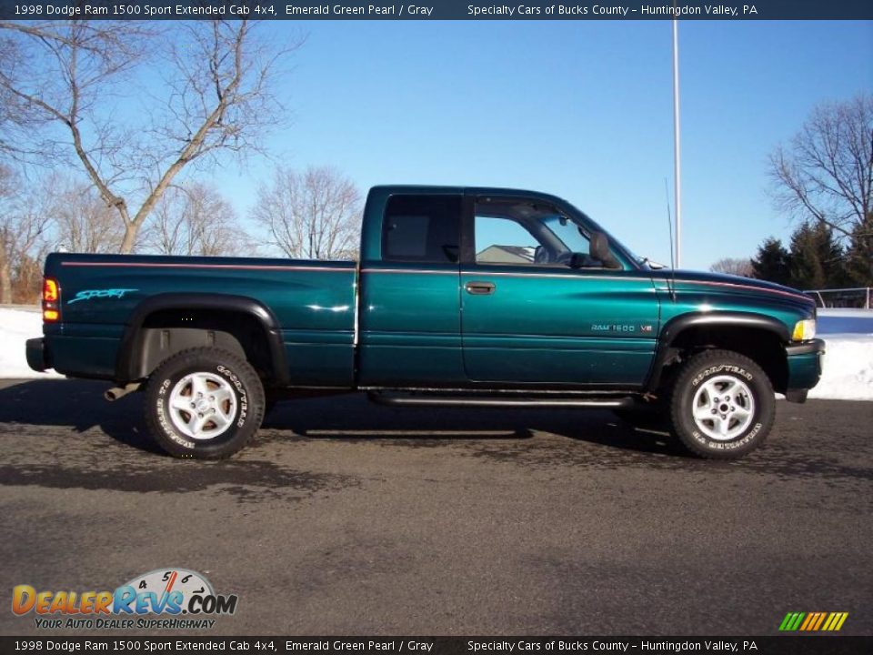 1998 Dodge Ram 1500 Sport Extended Cab 4x4 Emerald Green Pearl / Gray Photo #10