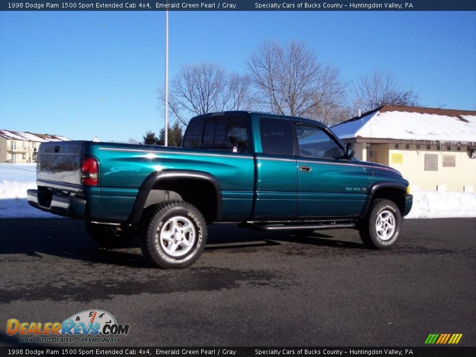 1998 Dodge Ram 1500 Sport Extended Cab 4x4 Emerald Green Pearl / Gray Photo #11