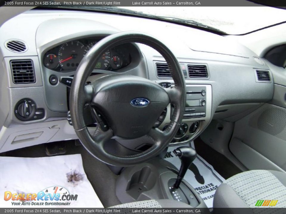 2005 Ford Focus ZX4 SES Sedan Pitch Black / Dark Flint/Light Flint Photo #5