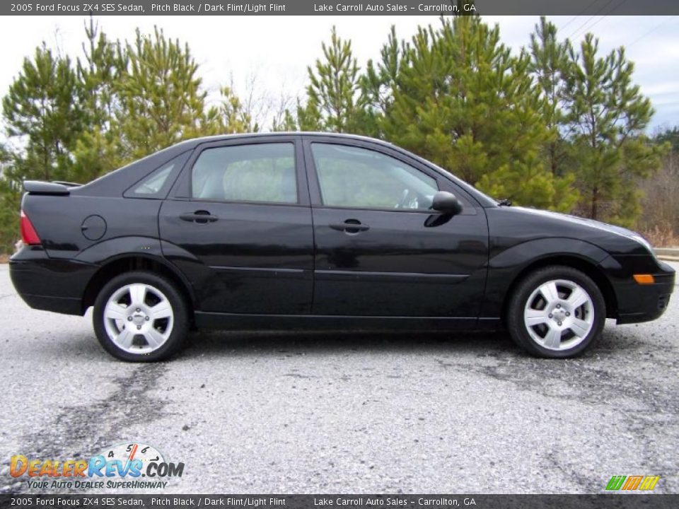 2005 Ford Focus ZX4 SES Sedan Pitch Black / Dark Flint/Light Flint Photo #11