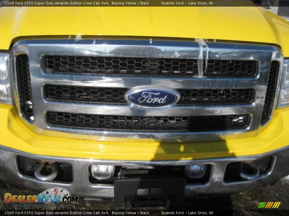 2006 Ford F350 Super Duty Amarillo Edition Crew Cab 4x4 Blazing Yellow / Black Photo #16