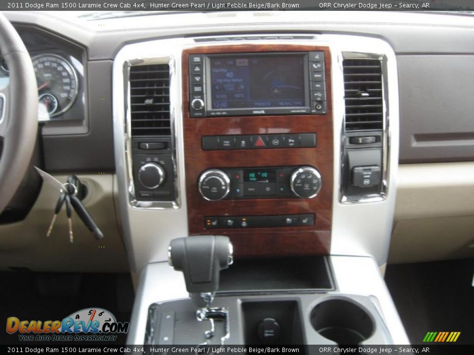 2011 Dodge Ram 1500 Laramie Crew Cab 4x4 Hunter Green Pearl / Light Pebble Beige/Bark Brown Photo #10