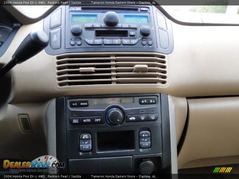 Controls of 2004 Honda Pilot EX-L 4WD Photo #22
