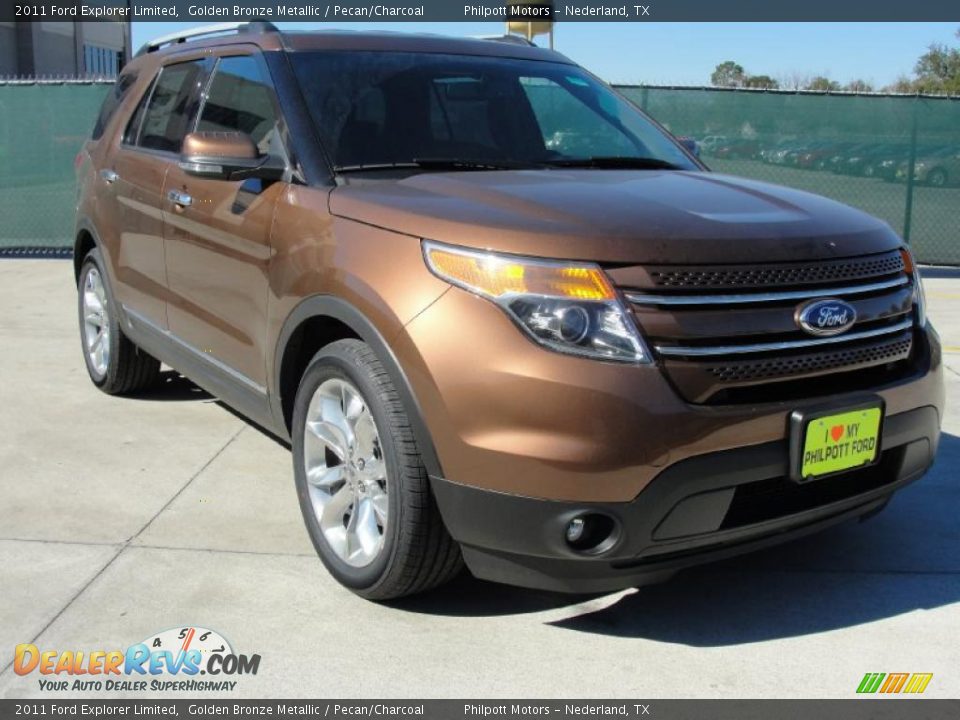 Front 3/4 View of 2011 Ford Explorer Limited Photo #1