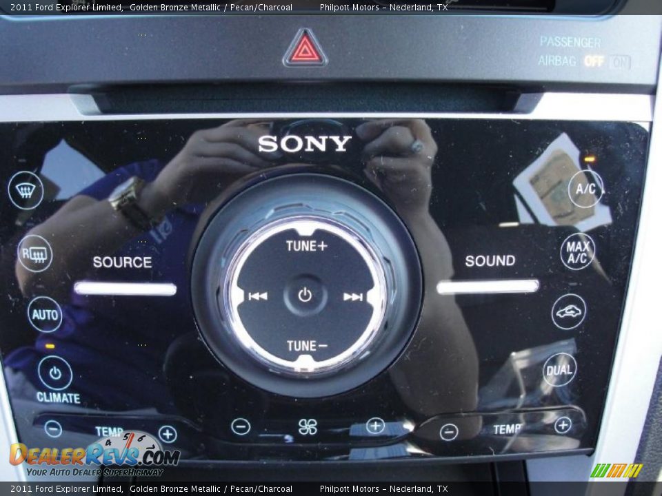 Controls of 2011 Ford Explorer Limited Photo #35