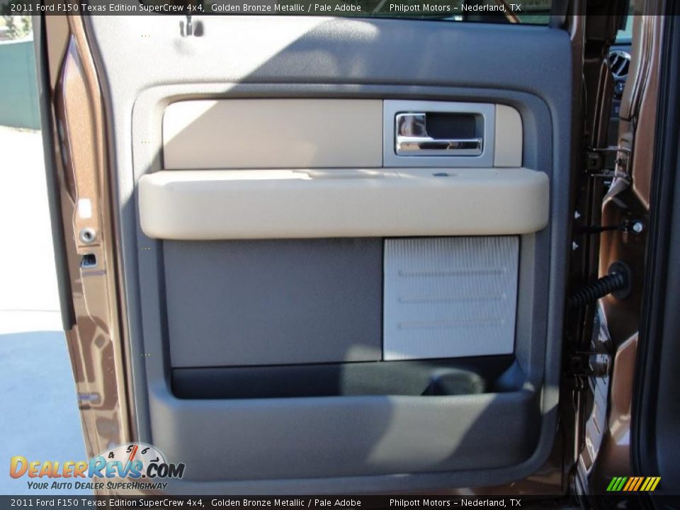 Door Panel of 2011 Ford F150 Texas Edition SuperCrew 4x4 Photo #20