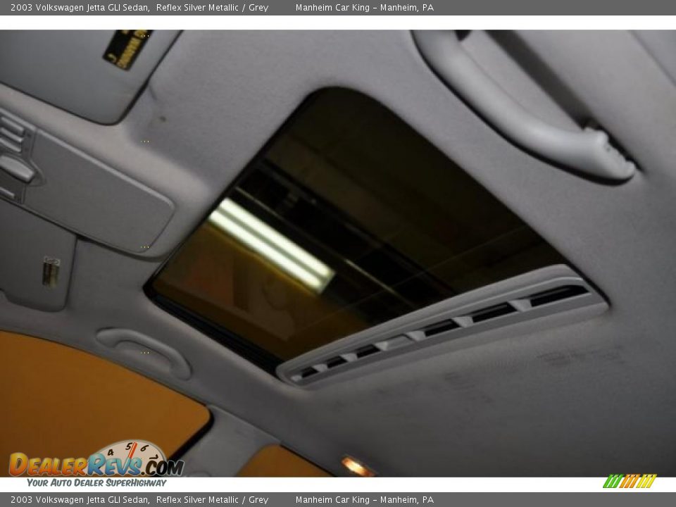 2003 Volkswagen Jetta GLI Sedan Reflex Silver Metallic / Grey Photo #8