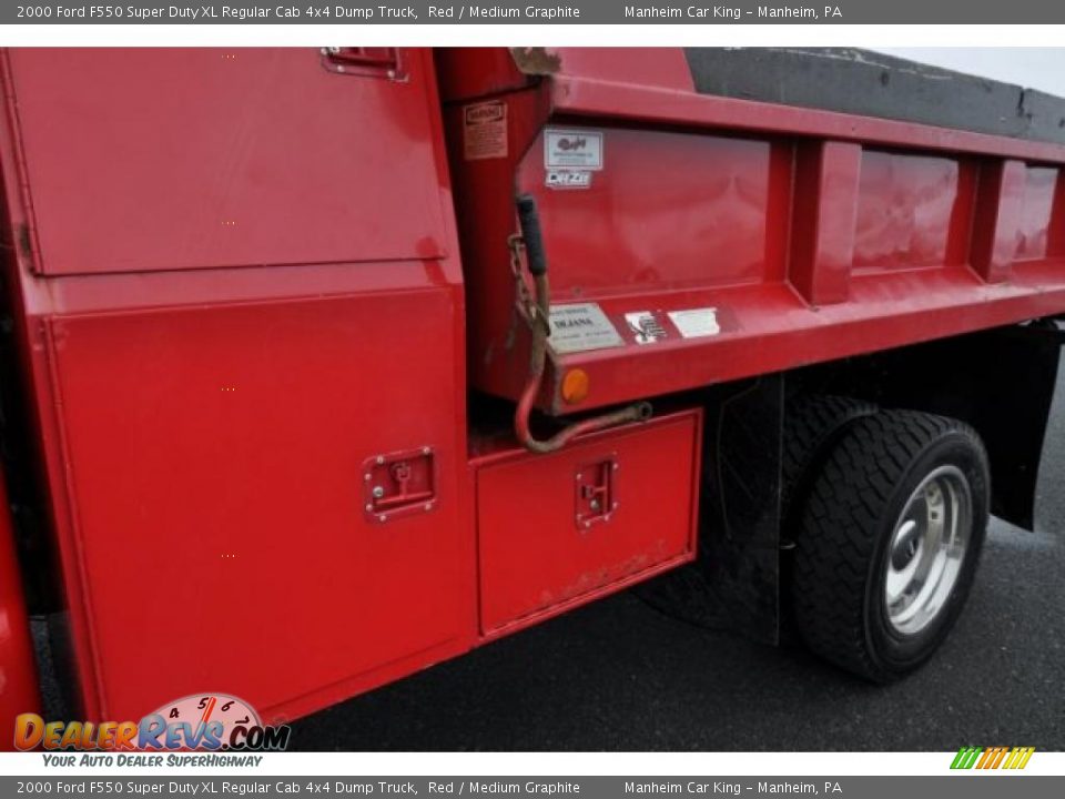 2000 Ford F550 Super Duty XL Regular Cab 4x4 Dump Truck Red / Medium Graphite Photo #21