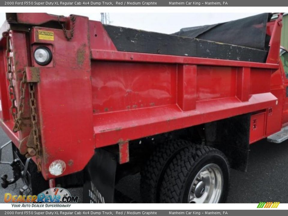 2000 Ford F550 Super Duty XL Regular Cab 4x4 Dump Truck Red / Medium Graphite Photo #23