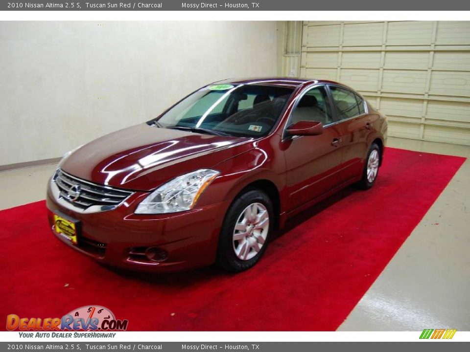 Front 3/4 View of 2010 Nissan Altima 2.5 S Photo #3