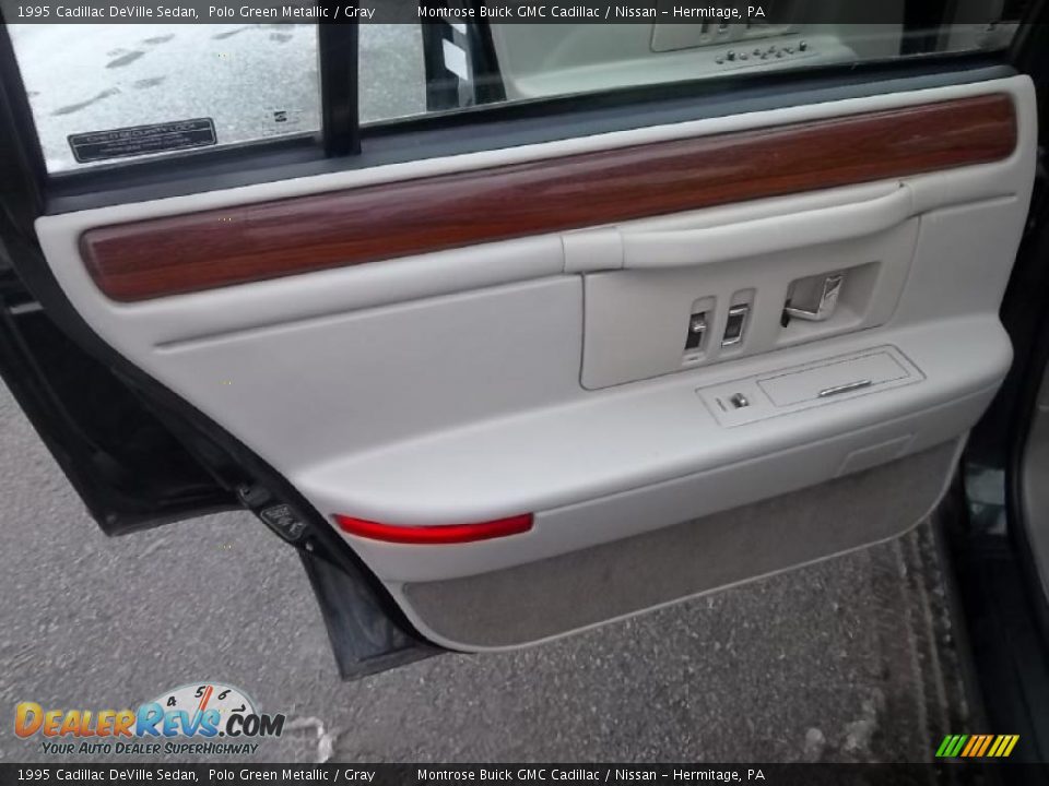 Door Panel of 1995 Cadillac DeVille Sedan Photo #12