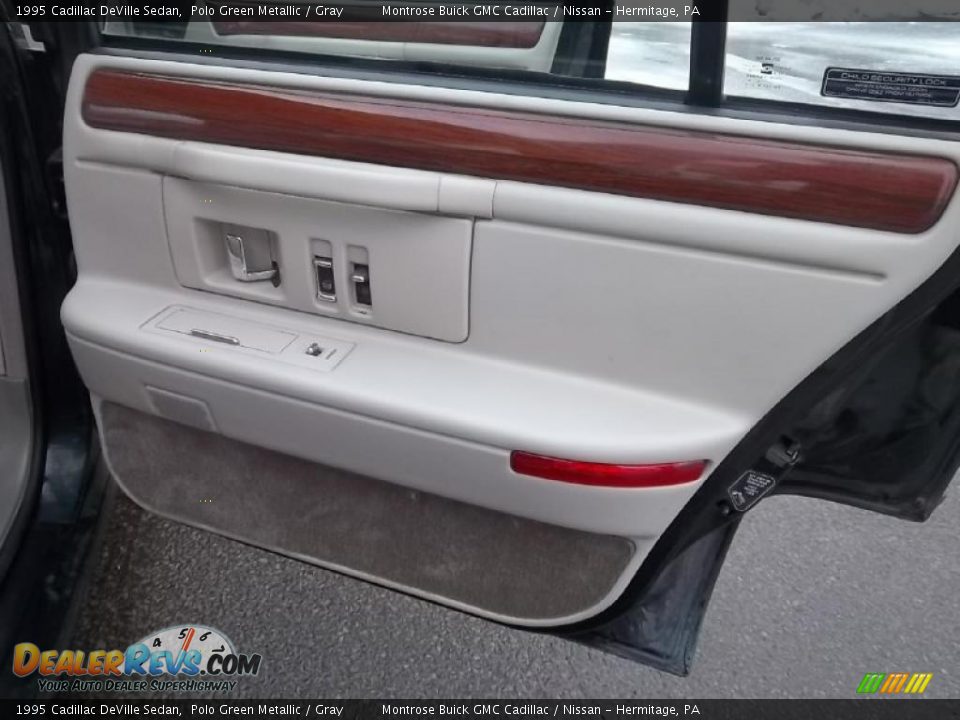 Door Panel of 1995 Cadillac DeVille Sedan Photo #18