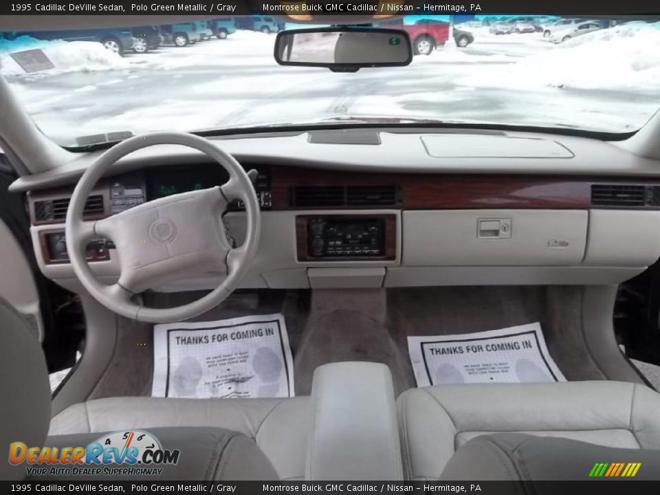 Dashboard of 1995 Cadillac DeVille Sedan Photo #21