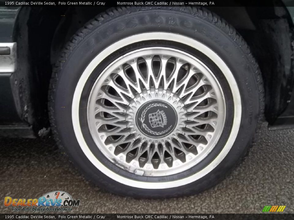 1995 Cadillac DeVille Sedan Wheel Photo #31