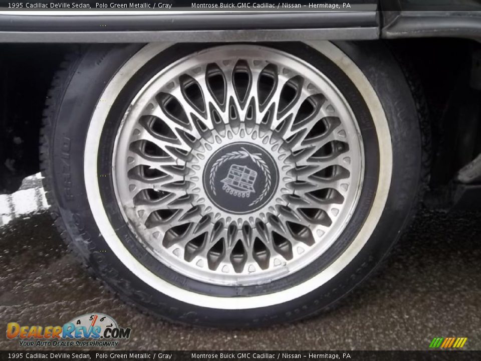 1995 Cadillac DeVille Sedan Wheel Photo #32