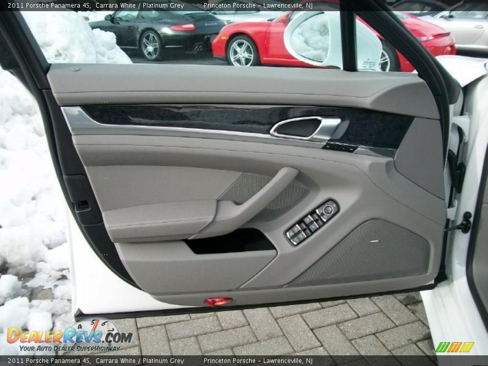 Door Panel of 2011 Porsche Panamera 4S Photo #7