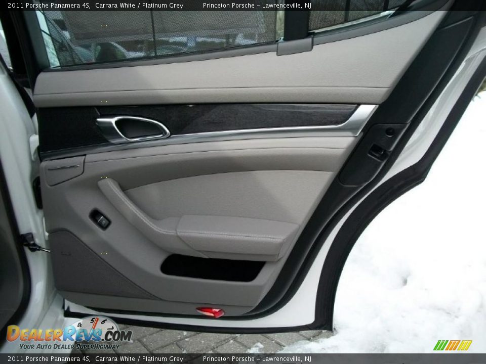 Door Panel of 2011 Porsche Panamera 4S Photo #22